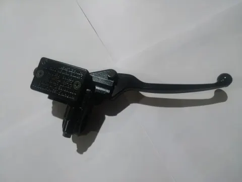 repuesto de moto MOTO71 — BOMBA FRENO MATRIX GY6