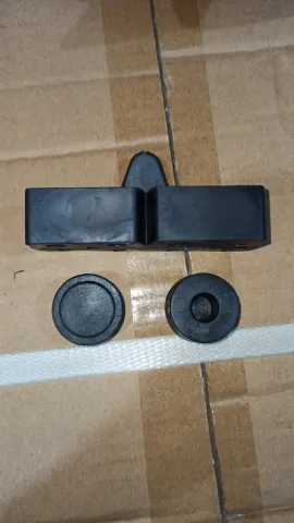 repuesto de moto MOTO71 — GOMA TANQUE BERA