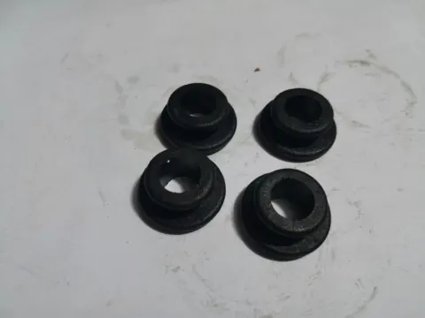 repuesto de moto MOTO71 — KIT GOMAS TAPAS LATERALES EMPIRE HORSEMD CUERVOCORCEL